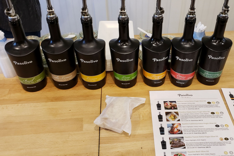 Olive oil tasting with spice and vinegar pairing