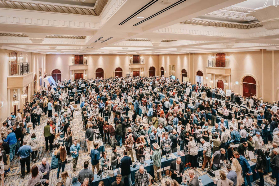 birdseye view of Grand tasting at world of pinot noir held at the Ritz-Carlton Bacara